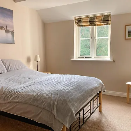 River Side * 惠特比